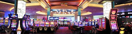 mpodewa platform interface showing sportsbook, live dealer, and slots